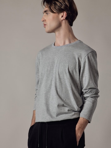 Maglietta di OWN Off With Nature in grigio