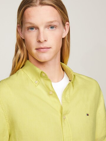 Coupe regular Chemise TOMMY HILFIGER en jaune