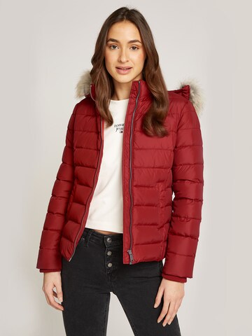 Tommy Jeans Übergangsjacke in Rot: Vorderseite