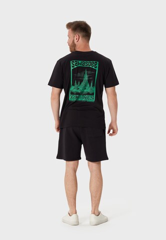 Oldskull Shirt 'Asian Sawadtee' in Zwart: voorkant