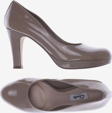 CLARKS High Heels & Pumps in 39,5 in Beige: front