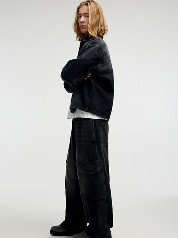 Largi Pantaloni eleganți de la Pull&Bear pe negru