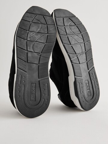 Baskets basses Next en noir