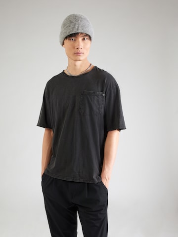 Redefined Rebel T-Shirt in Schwarz: Vorderseite