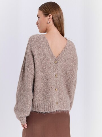 Cardigan ' Lillen ' NORR en marron : derrière