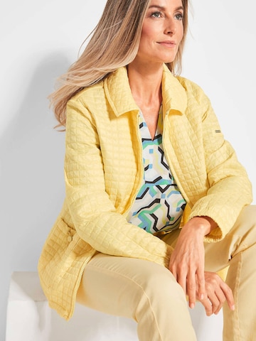 Goldner Jacke in Gelb