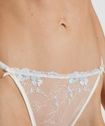Hunkemöller String 'Peonie' in Weiß