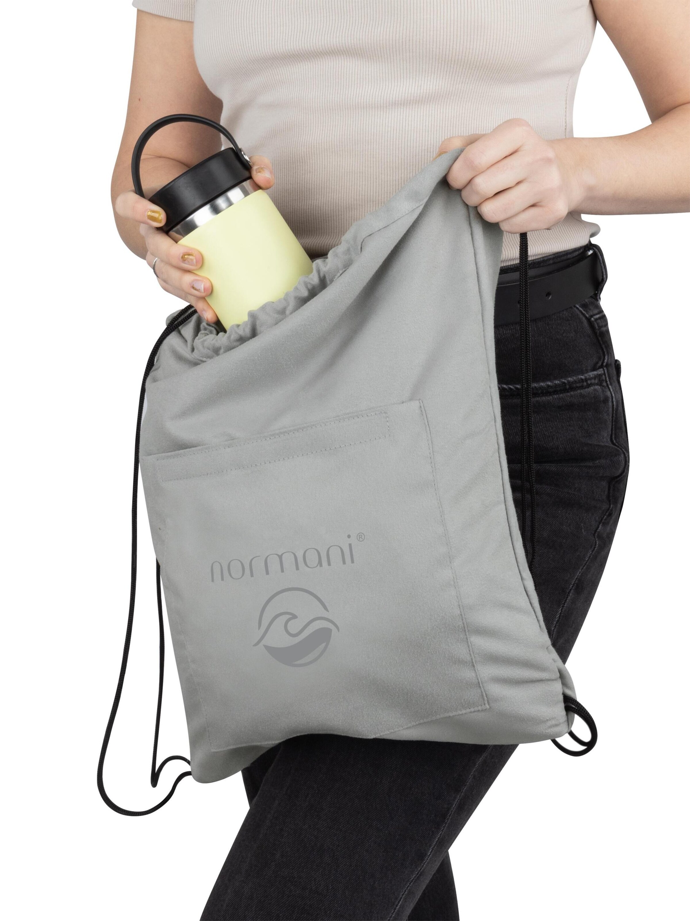 normani Badehandtuch mit Rucksackfunktion in Grau