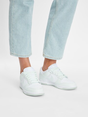 Nike Sportswear Sneakers laag 'DUNK LOW NEXT NATURE' in Wit: voorkant