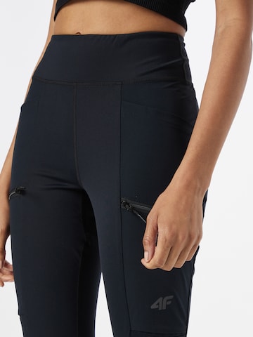 4F Slimfit Sportbroek in Zwart