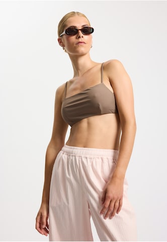 rethinkit studios Bandeau Bikinitop 'Bay' in Braun: Vorderseite