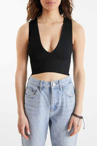 Top 'Josie' di BDG Urban Outfitters in nero: frontale