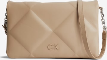 Calvin Klein Skuldertaske i brun: forside