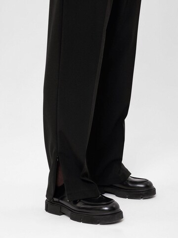 Antioch Tapered Trousers in Black