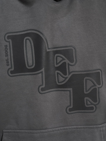 DEF Sweatshirt in Grey