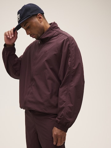 FILA - Sudadera con cremallera 'COLLALBO relaxed woven track jacket' en marrón: frente