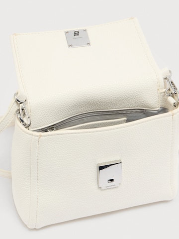 Calvin Klein Válltáska - fehér