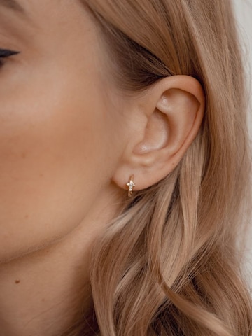 Dear Me Oorbellen 'Hope Huggie' in Goud