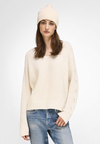Fadenmeister Berlin Sweater in White: front