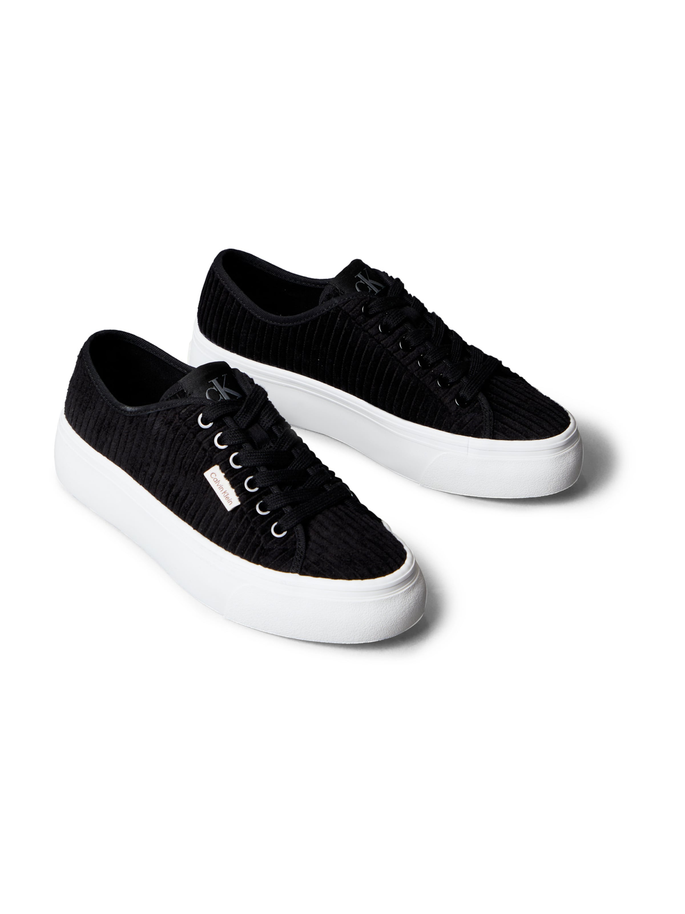 Calvin Klein Madalad ketsid, värv must