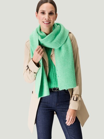 zero Scarf in Green: front