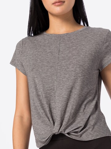 GAP Sportshirt in Grau