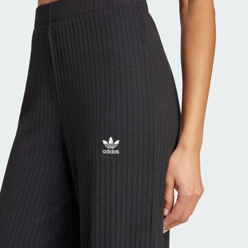 ADIDAS ORIGINALS Wide leg Trousers 'Essentials' in Black