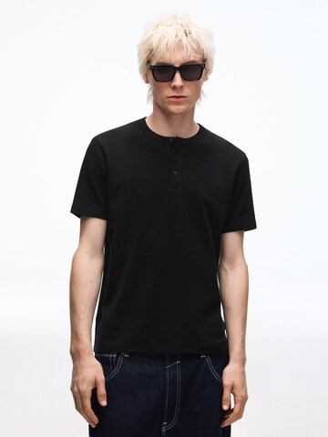 Bershka Majica | črna barva: sprednja stran