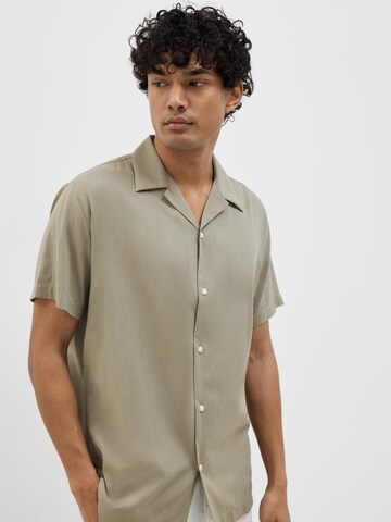 SELECTED HOMME - Ajuste confortable Camisa 'REGAIR' en gris
