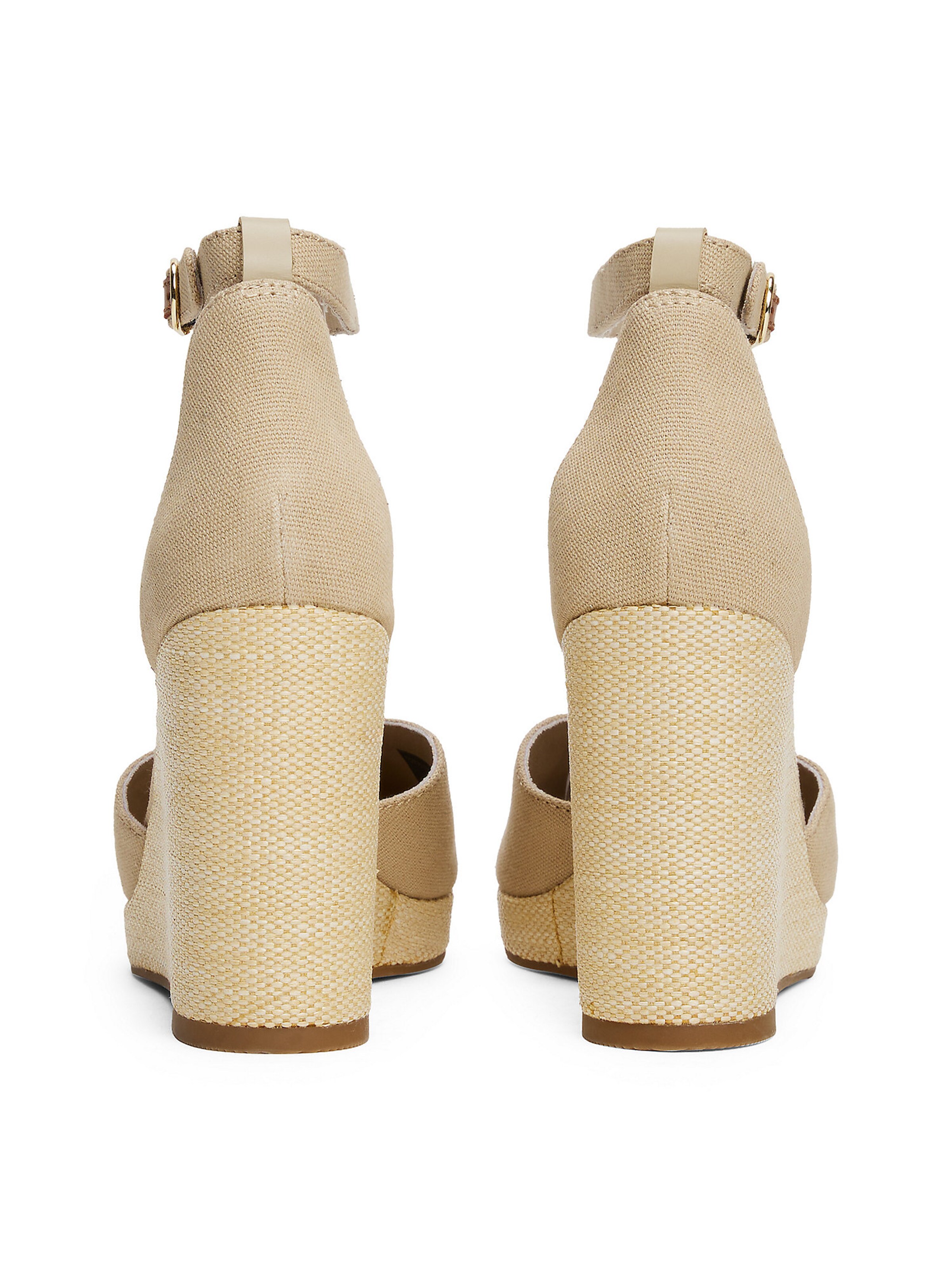 TOMMY HILFIGER Pumps in Beige