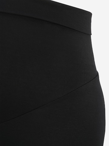 BOOB Skinny Shorts 'Once-on-never-off' in Schwarz