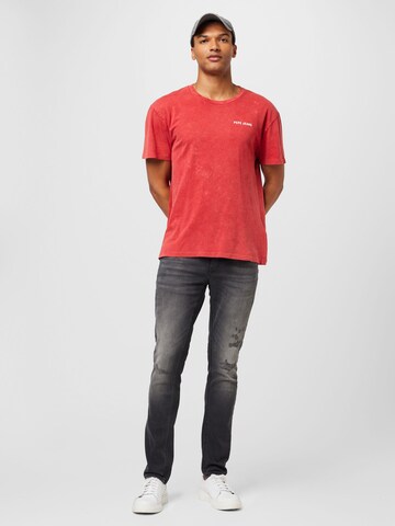 Pepe Jeans - Camiseta 'RAKEE' en rojo