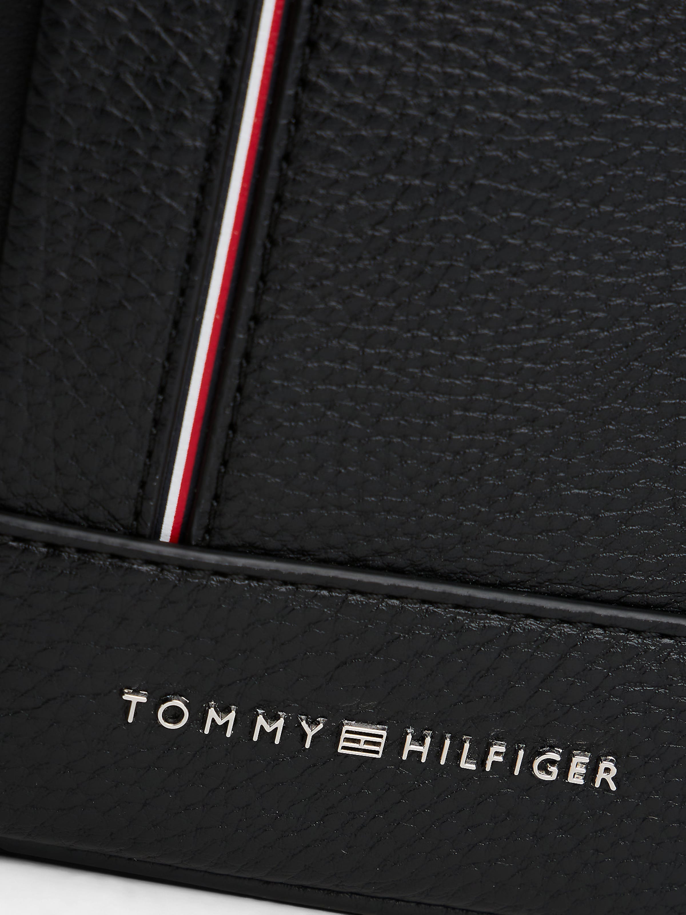 TOMMY HILFIGER Τσάντα ώμου σε μαύρο