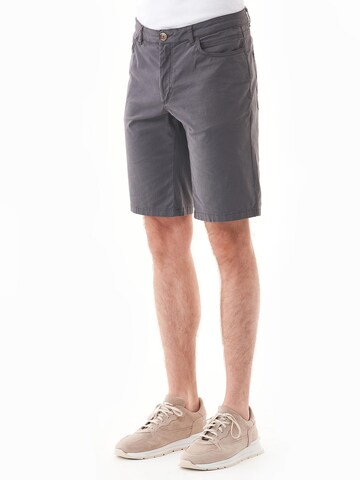 Organication Regular Shorts in Grau