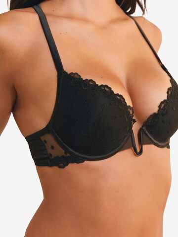 Push-up Reggiseno 'Eloa' di ETAM in nero