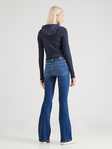 ARMEDANGELS Flared Jeans 'Anama' i blå