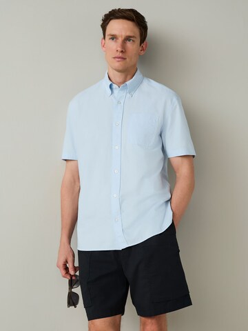 Next - Ajuste regular Camisa en azul: frente