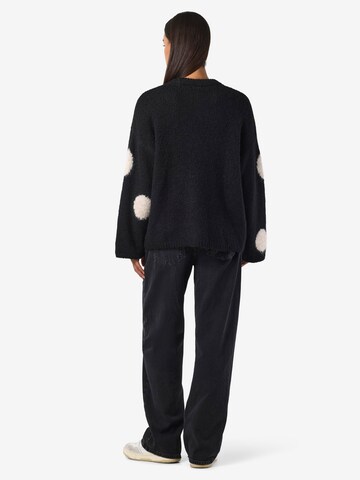 Noisy may Sveter 'NMSUTTON' - Čierna