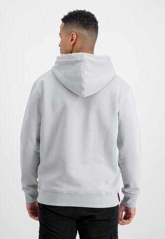 ALPHA INDUSTRIES Sweatshirt in Grau