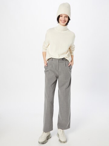 Rotholz Sweater in White