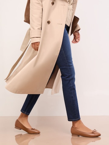 Ballerina di Lipsy in marrone