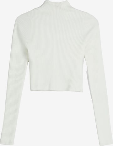 Bershka Sweater in White: front