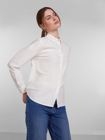 Camicia da donna 'Felia' di PIECES in bianco