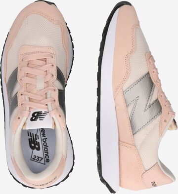 Sneaker bassa '237' di new balance in rosa