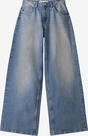 Bershka Jeans in Blue: front