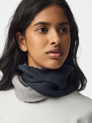 PIECES Scarf in Grey