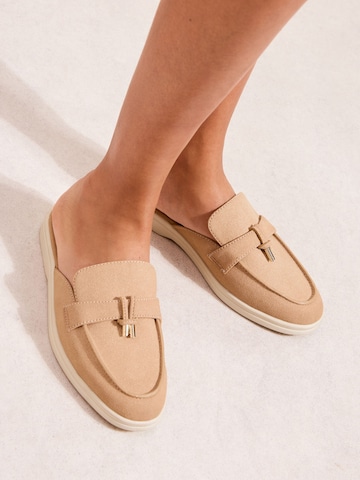 Friends Like These Mule in Beige