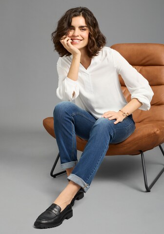 LAURA SCOTT Blouse in White