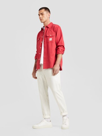LEVI'S ® - Comfort Fit Camisa 'CLASSIC WORKER' em vermelho