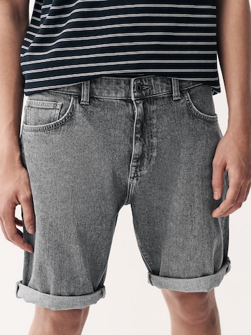 Regular Jean Next en gris : devant